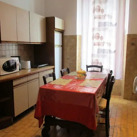Apartment Center Large